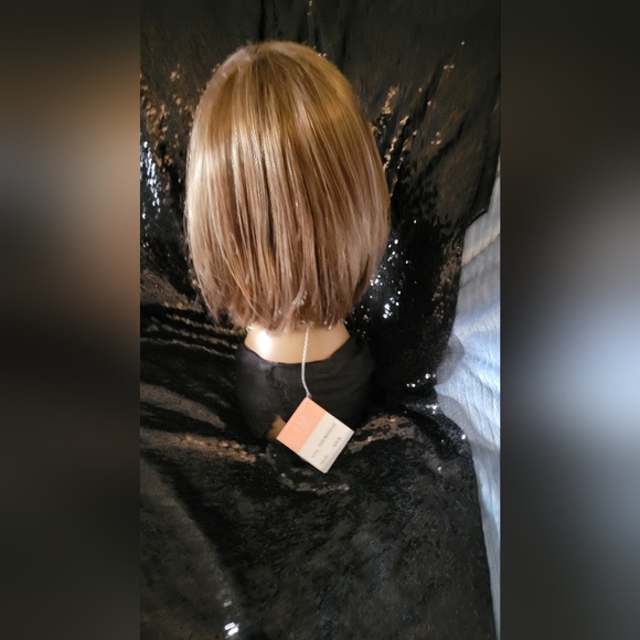 Mariah By Henry Margu Wigs In The Color 8/27/33H - Picture 5 of 8